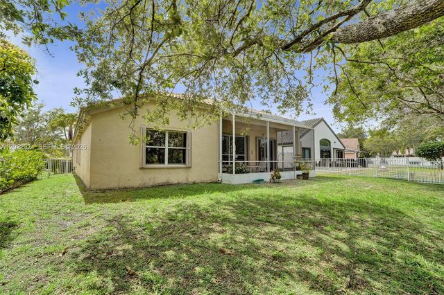 1155 NW 132nd Ave, Pembroke Pines, FL 33028