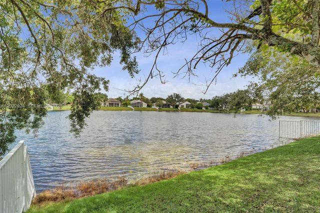 1155 NW 132nd Ave, Pembroke Pines, FL 33028