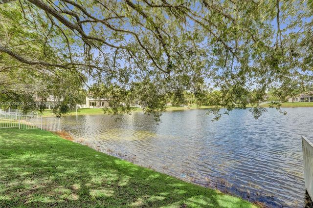 1155 NW 132nd Ave, Pembroke Pines, FL 33028