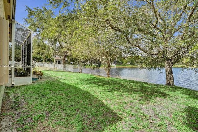 1155 NW 132nd Ave, Pembroke Pines, FL 33028