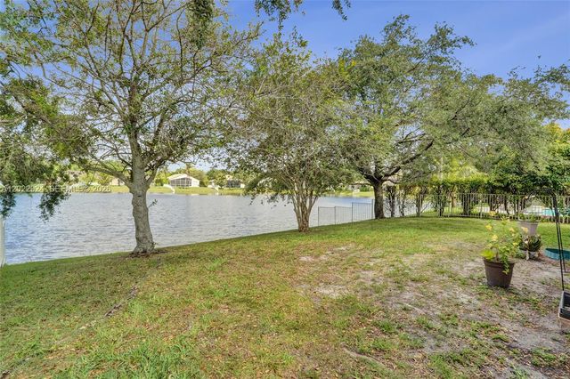 1155 NW 132nd Ave, Pembroke Pines, FL 33028