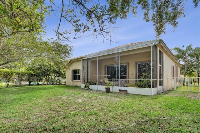 1155 NW 132nd Ave, Pembroke Pines, FL 33028