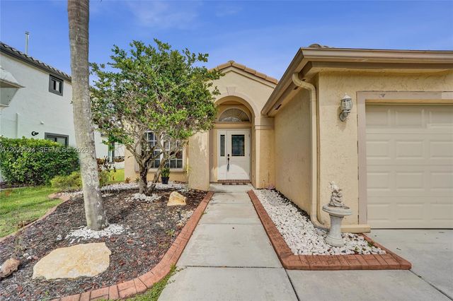 1155 NW 132nd Ave, Pembroke Pines, FL 33028