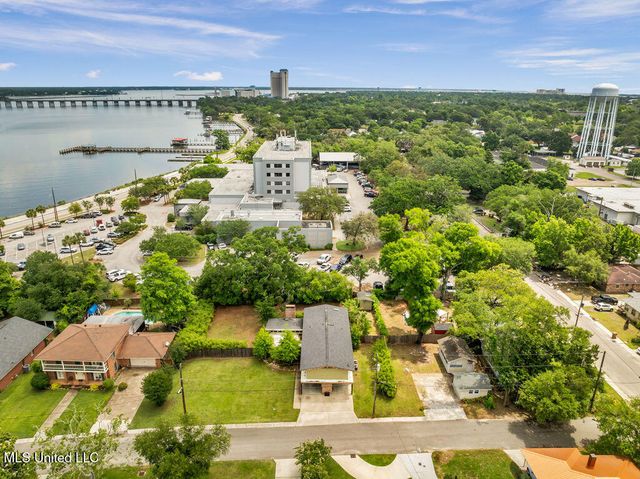 426 Donwood Place, Biloxi, MS 39530