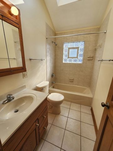 726 W 17th Street 2, Chicago, IL 60616