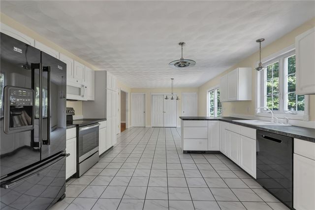 46 Victory Highway, West Greenwich, RI 02817