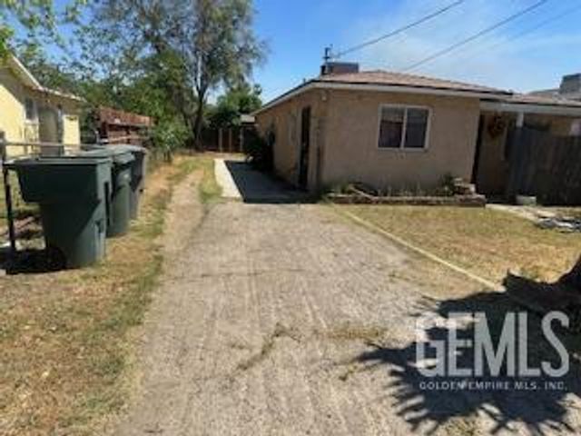 2330 S J Street, Bakersfield, CA 93304