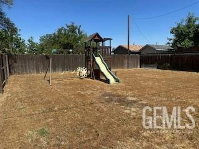 2330 S J Street, Bakersfield, CA 93304