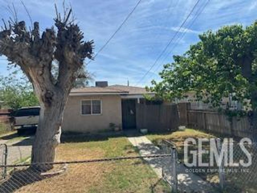 2330 S J Street, Bakersfield, CA 93304