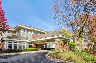 605 Barrington Avenue 140, East Dundee, IL 60118