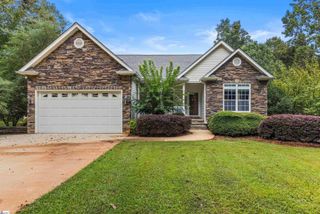 138 Yacht Drive, Laurens, SC 29360