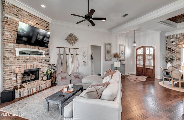 307 Emerald Way, Brandon, MS 39047