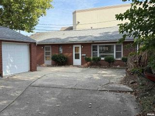 2944 S 5TH Street, Springfield, IL 62703