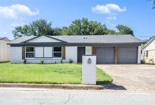 4604 Parkwood Drive, Forest Hill, TX 76140