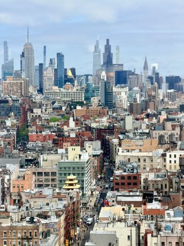 180 Park Row Apt 20E, New York City, NY 10038