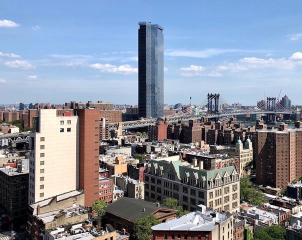 180 Park Row Apt 20E, New York City, NY 10038