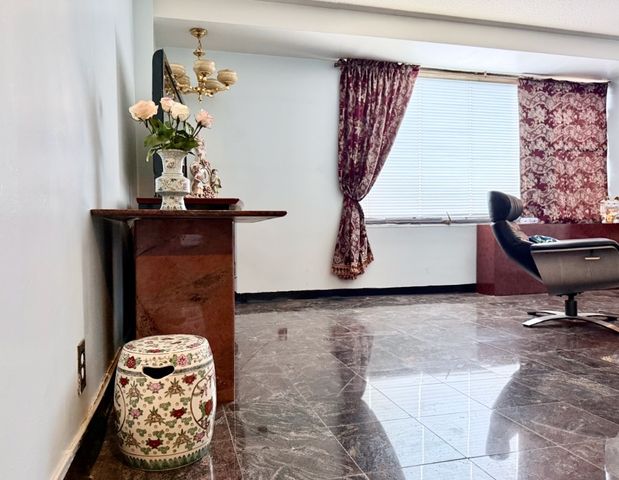 180 Park Row Apt 20E, New York City, NY 10038