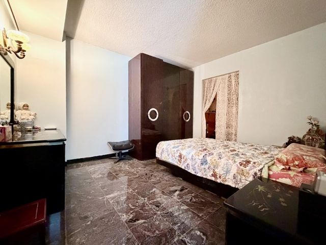 180 Park Row Apt 20E, New York City, NY 10038