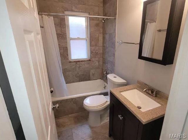 8352 Eton Place, St Louis, MO 63136