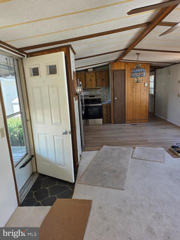 832 LATSHAW RD, Spring City, PA 19475