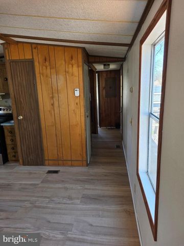 832 LATSHAW RD, Spring City, PA 19475