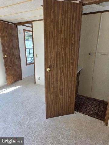 832 LATSHAW RD, Spring City, PA 19475