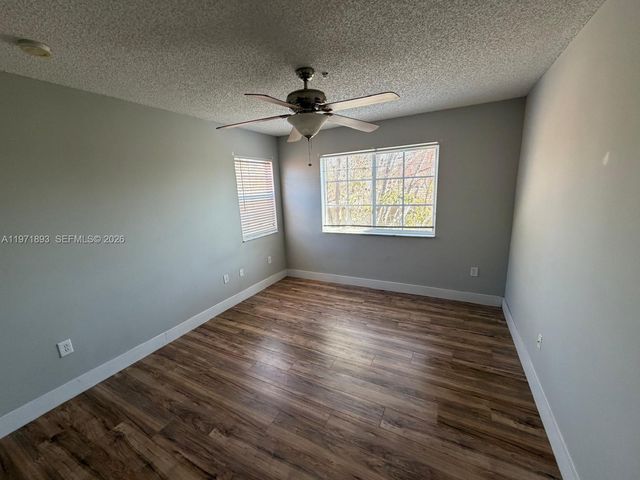 7930 N Nob Hill Rd 304, Tamarac, FL 33321