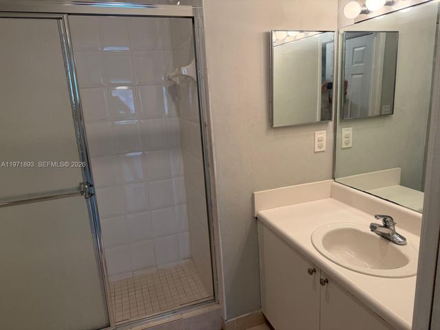 7930 N Nob Hill Rd 304, Tamarac, FL 33321