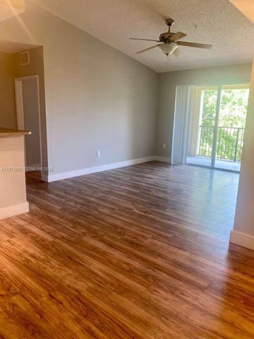 7930 N Nob Hill Rd 304, Tamarac, FL 33321