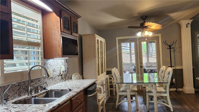 912 Feather Creek Lane, Woodstock, GA 30189