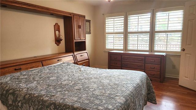 912 Feather Creek Lane, Woodstock, GA 30189