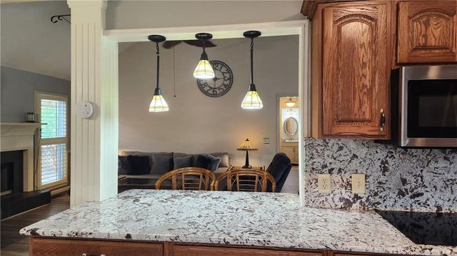 912 Feather Creek Lane, Woodstock, GA 30189