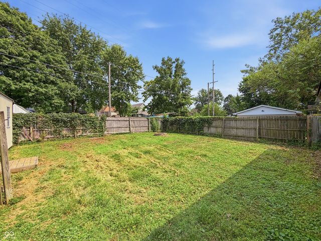 2202 Columbus Avenue, Anderson, IN 46016