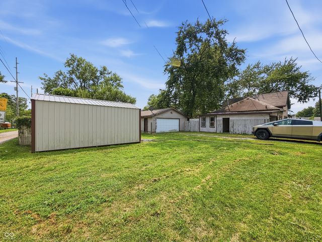 2202 Columbus Avenue, Anderson, IN 46016