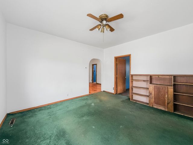 2202 Columbus Avenue, Anderson, IN 46016