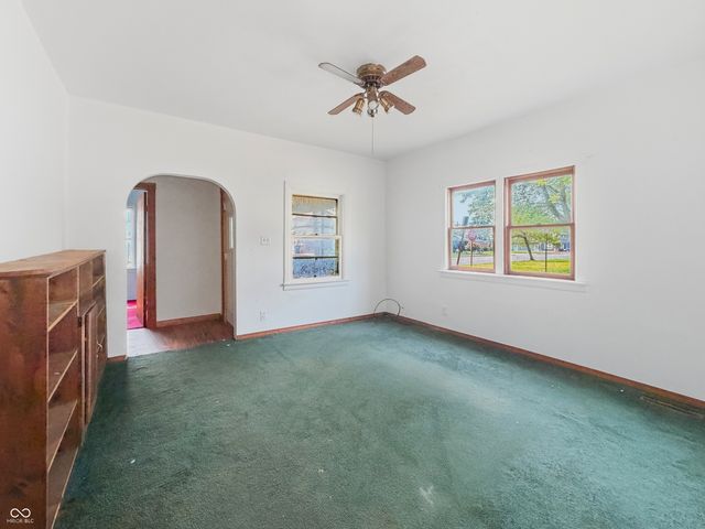 2202 Columbus Avenue, Anderson, IN 46016