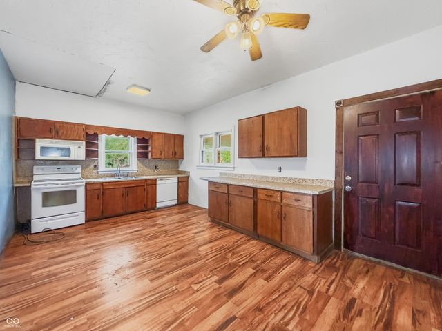 2202 Columbus Avenue, Anderson, IN 46016