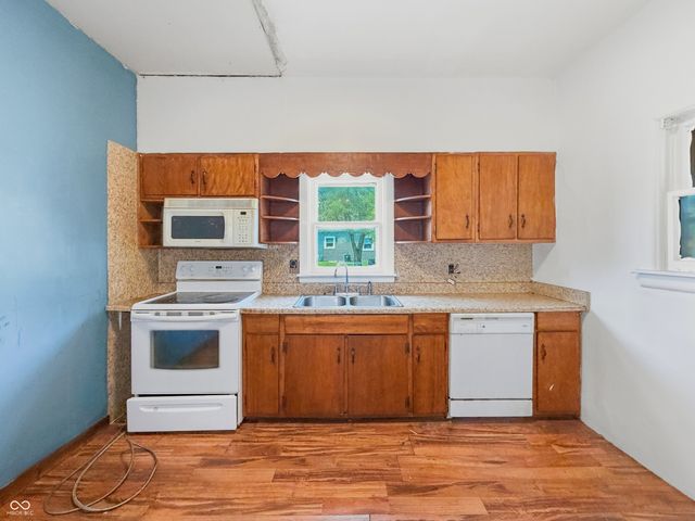 2202 Columbus Avenue, Anderson, IN 46016