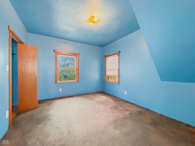 2202 Columbus Avenue, Anderson, IN 46016
