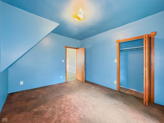 2202 Columbus Avenue, Anderson, IN 46016