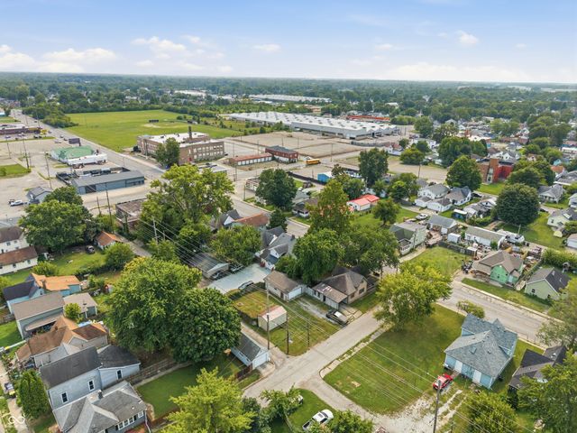 2202 Columbus Avenue, Anderson, IN 46016