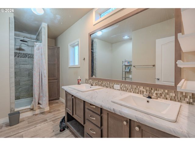 28304 Ne HATHAWAY Rd, Camas, WA 98607