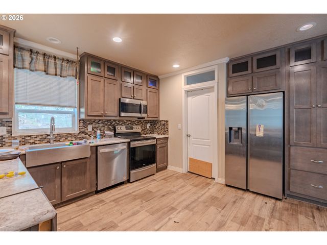 28304 Ne HATHAWAY Rd, Camas, WA 98607