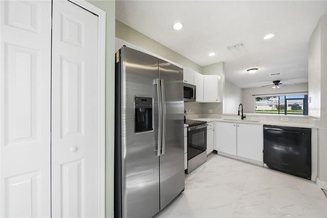 8530 HUNTERS KEY CIRCLE, Tampa, FL 33647