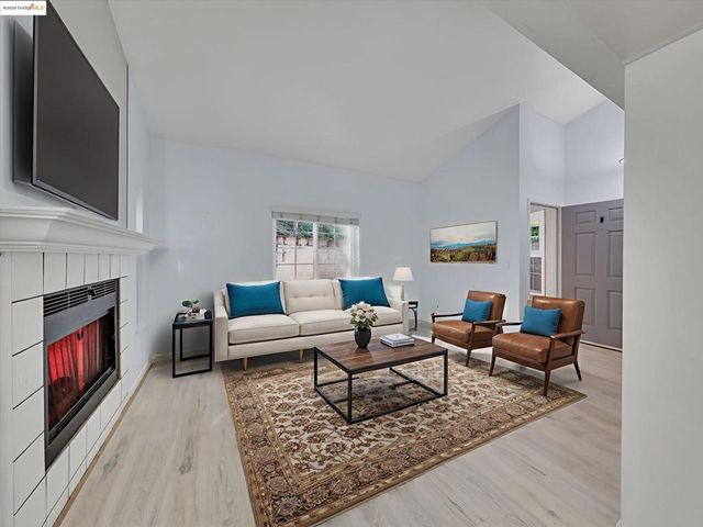 601 Palomino Dr D, Pleasanton, CA 94566