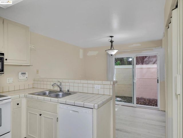 601 Palomino Dr D, Pleasanton, CA 94566