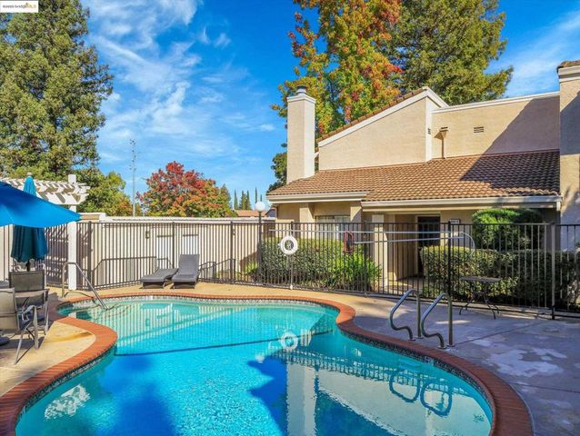 601 Palomino Dr D, Pleasanton, CA 94566