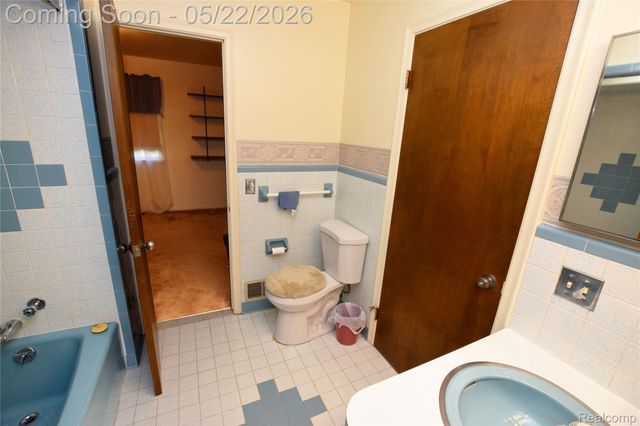 1349 Ox Yoke Drive, Flint Charter Township, MI 48532