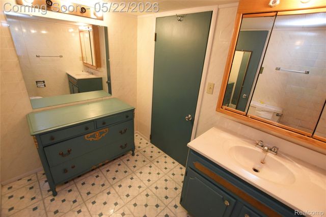 1349 Ox Yoke Drive, Flint Charter Township, MI 48532