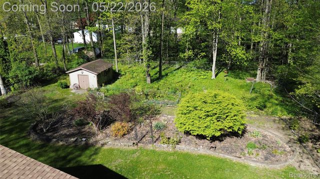 1349 Ox Yoke Drive, Flint Charter Township, MI 48532